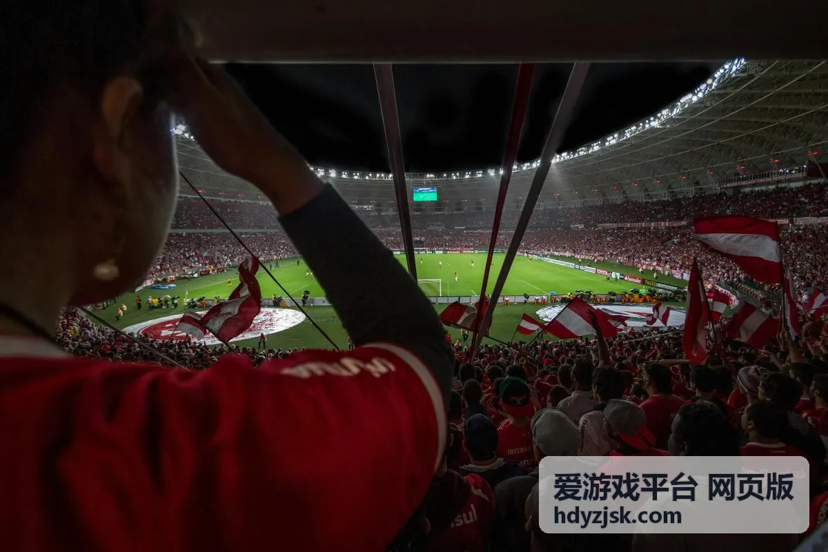 爱游戏平台 网页版移动端界面调整后的操作区示意